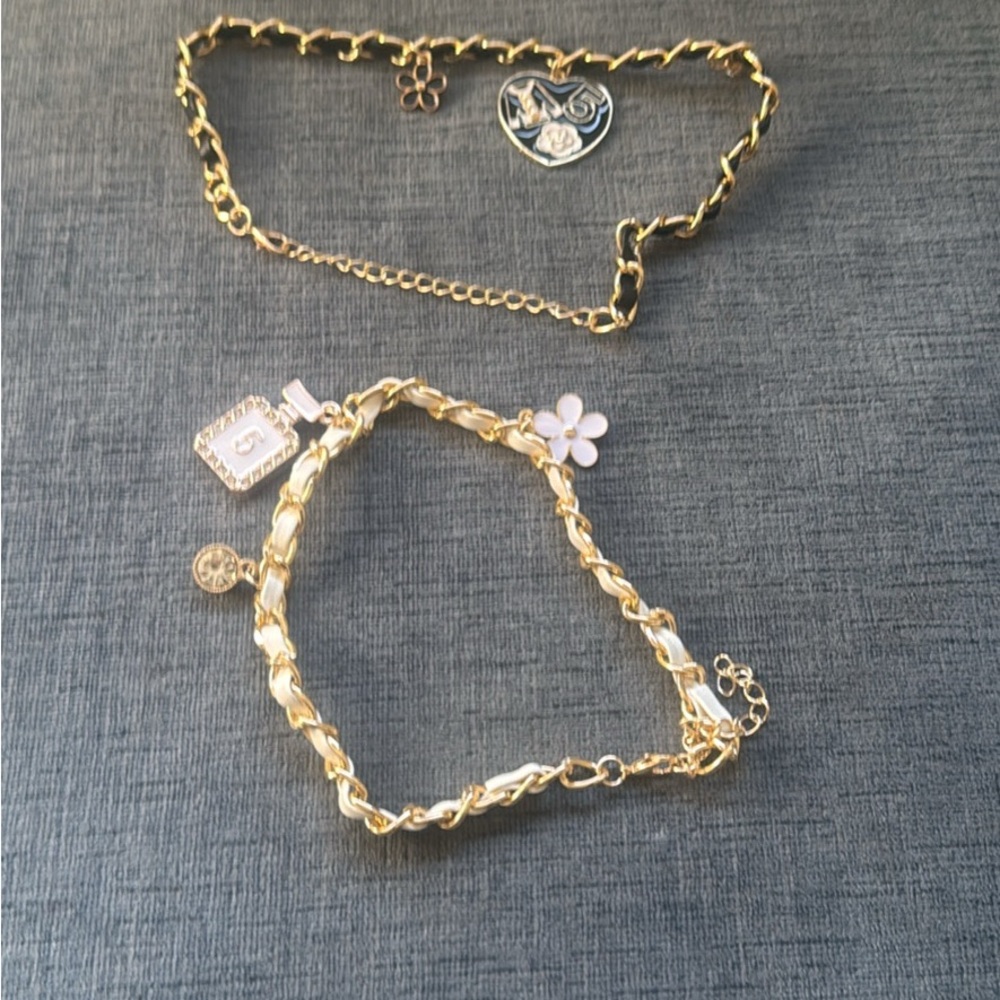 PawDrip ‘Barclay Bling (black) & Bronx Gold (white) necklaces